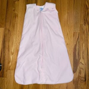 Halo Sleepsack. Size Medium (6-12 months/16-24 lbs). Fleece. Pink color.